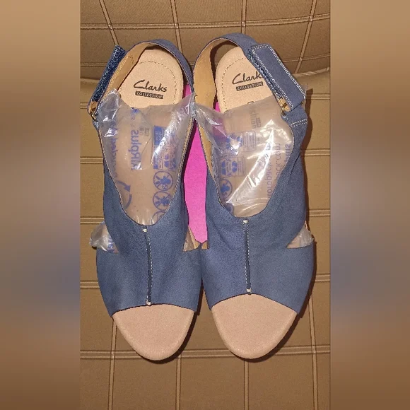 NWOB Clarks Designer Sandals (11) - Picture 3 of 5